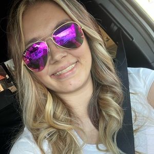 Meet your Posher, Haylee